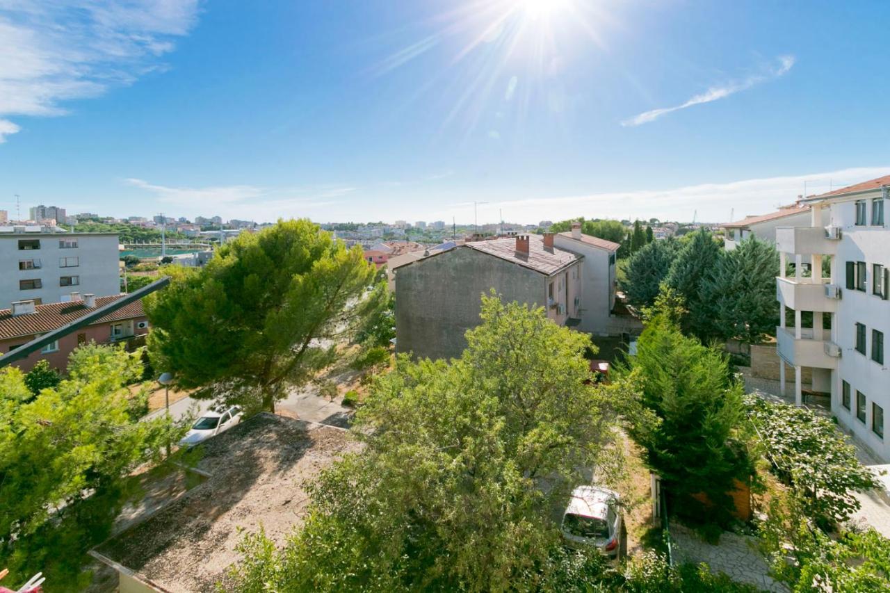 Modern Oasis Apartment Пула Экстерьер фото