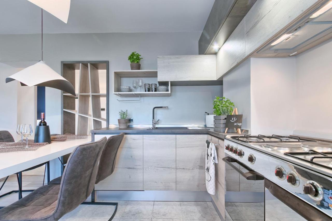 Modern Oasis Apartment Пула Экстерьер фото